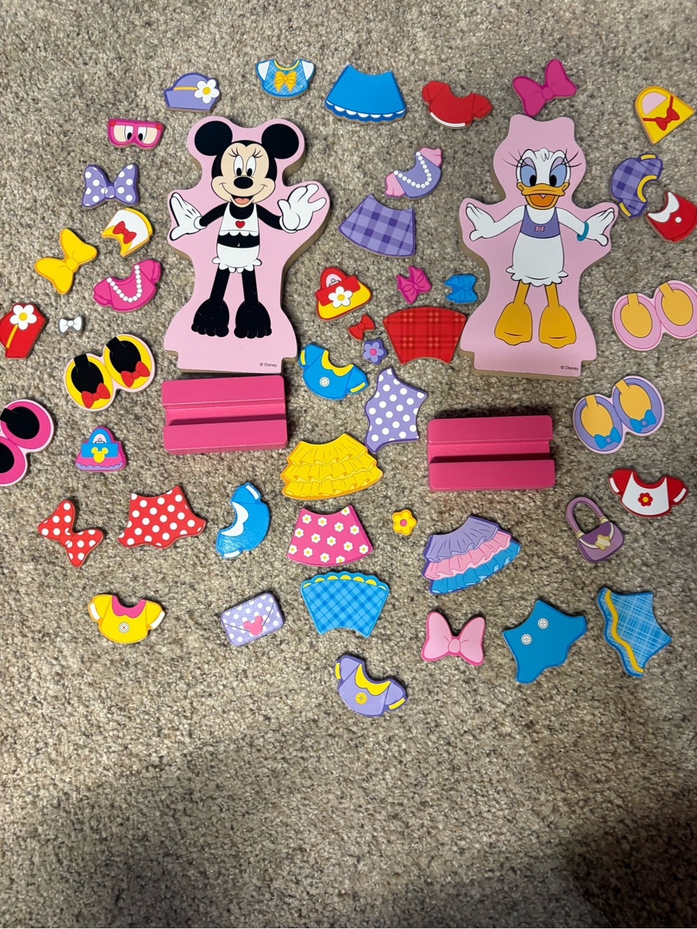 Disney Melissa & Doug Magnetic Dress-Up Set Minnie Mouse & Daisy Duck